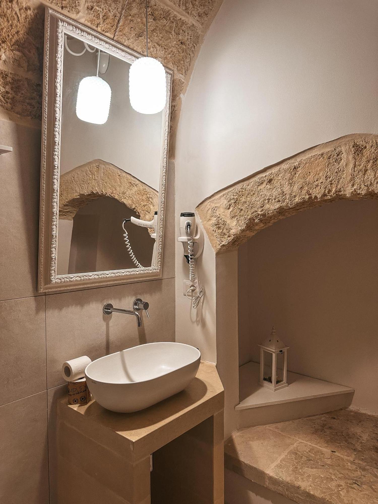 Palazzo Alma Luxury Rooms Casarano Exterior photo