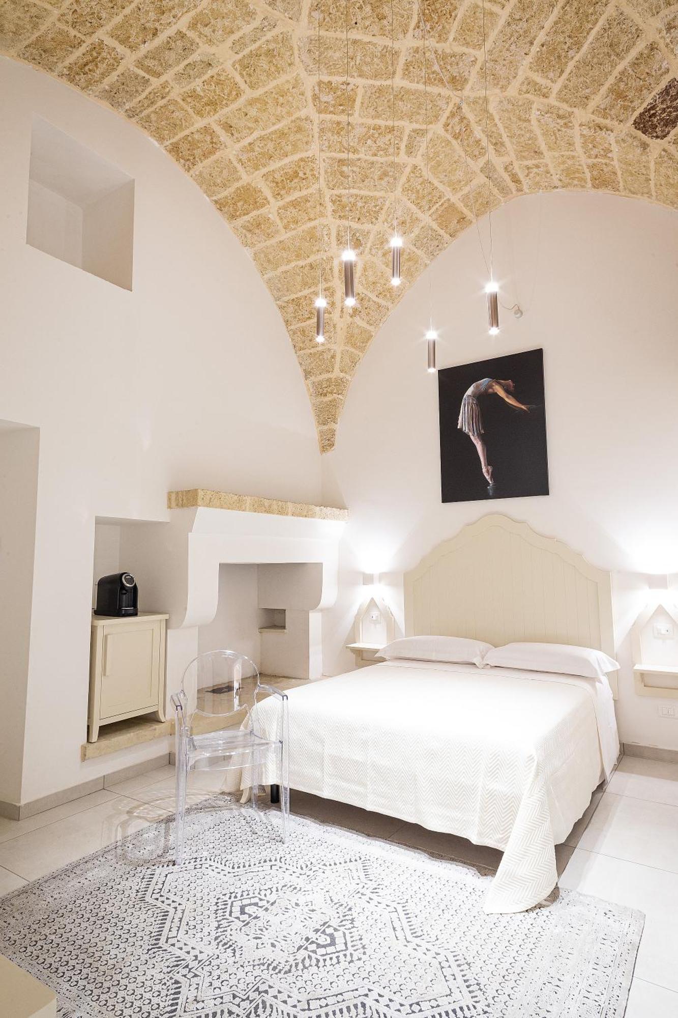 Palazzo Alma Luxury Rooms Casarano Exterior photo